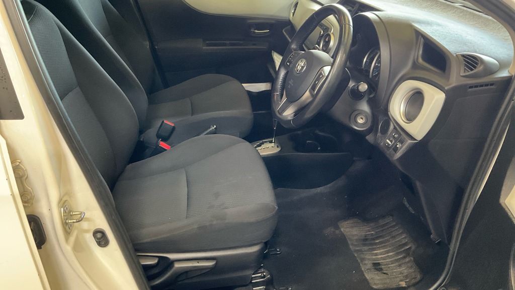 Used Toyota Yaris 2013 for sale - 76134642: Photo 9