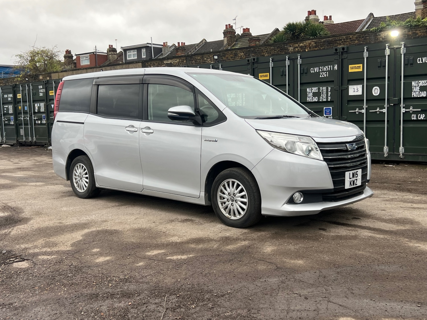 Used Toyota Noah 2025 for sale - 76722064: Photo 10