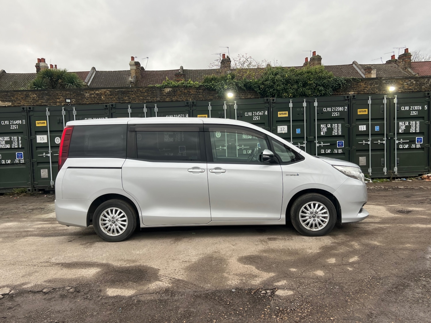 Used Toyota Noah 2025 for sale - 76722064: Photo 15
