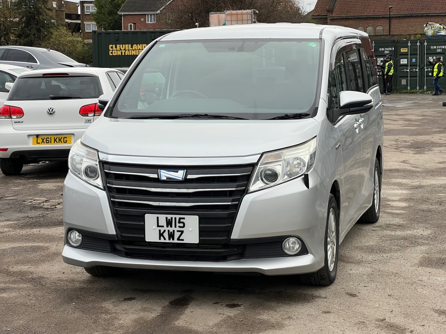 Used Toyota Noah 2025 for sale - 76722064: Photo 2