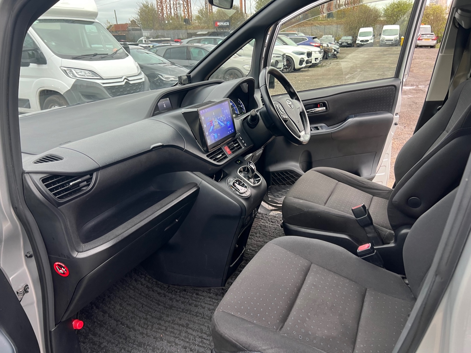 Used Toyota Noah 2025 for sale - 76722064: Photo 25