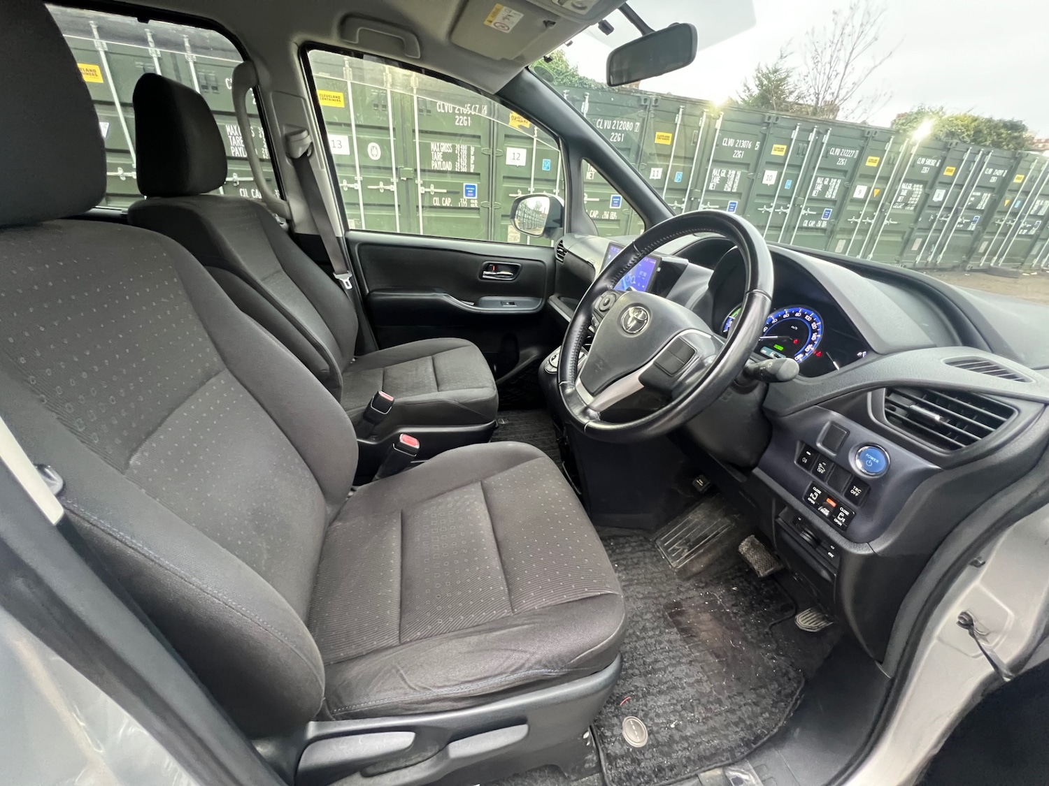 Used Toyota Noah 2025 for sale - 76722064: Photo 28