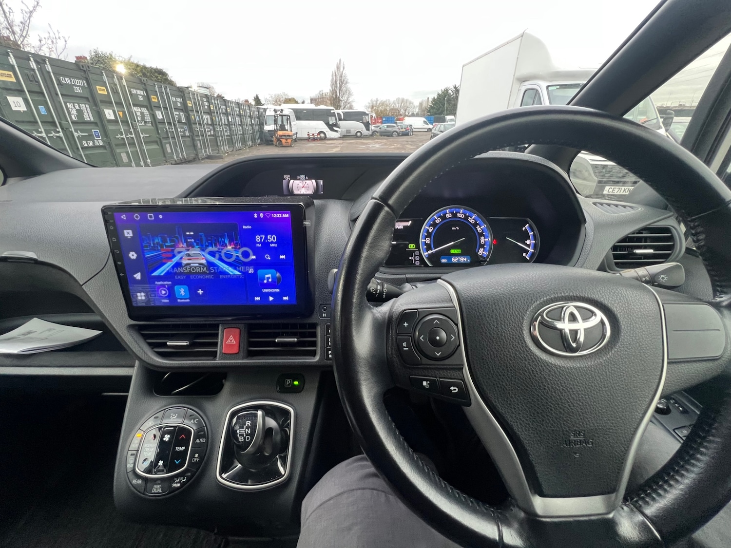 Used Toyota Noah 2025 for sale - 76722064: Photo 29