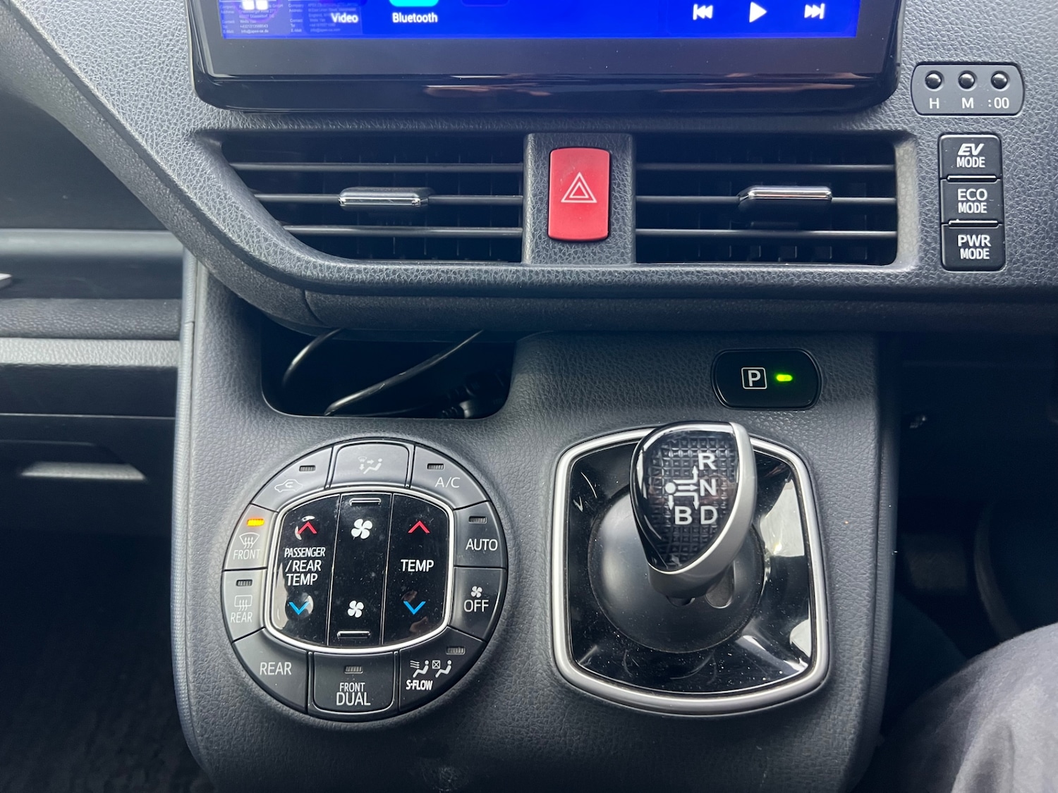 Used Toyota Noah 2025 for sale - 76722064: Photo 32