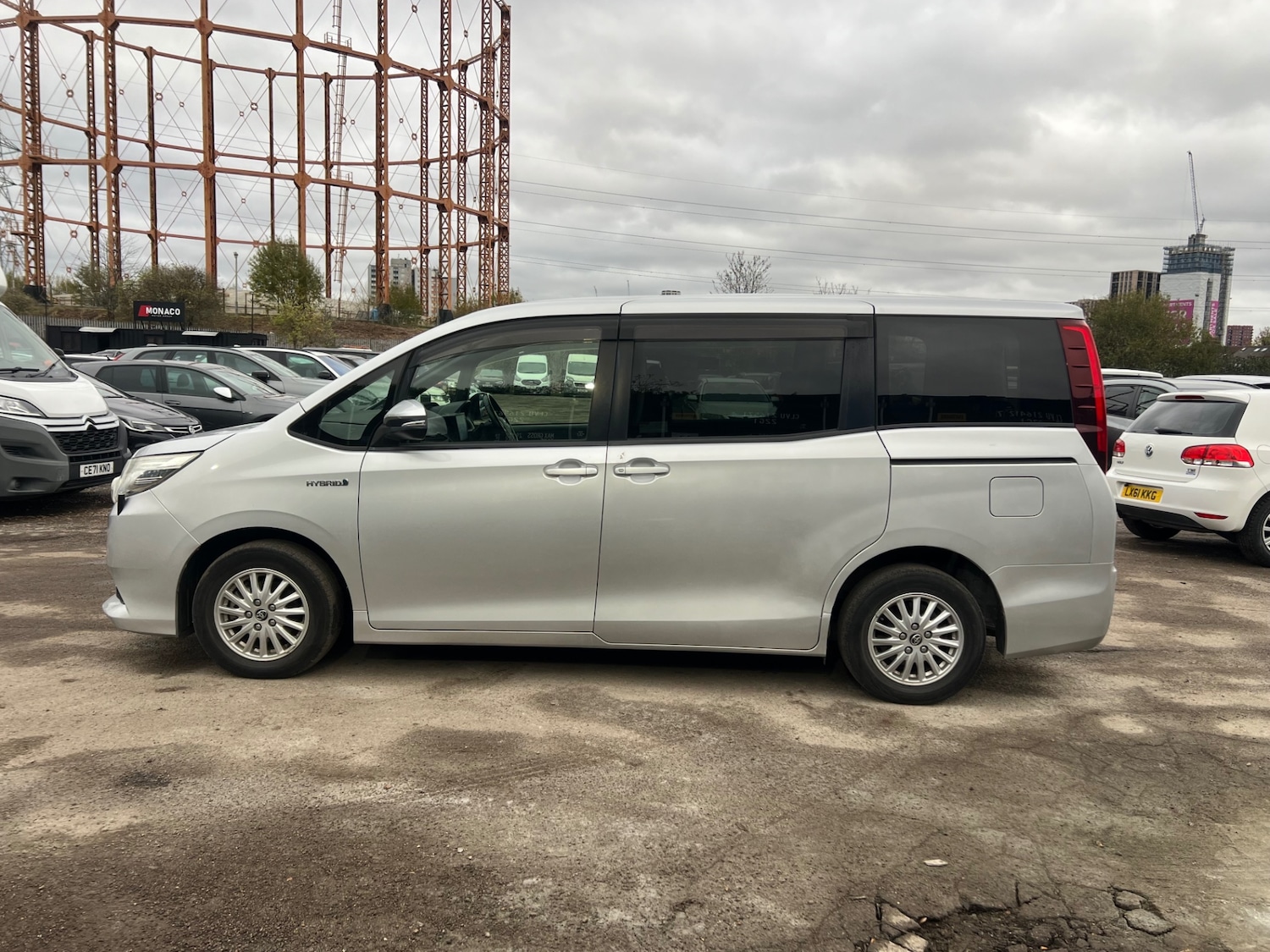 Used Toyota Noah 2025 for sale - 76722064: Photo 4