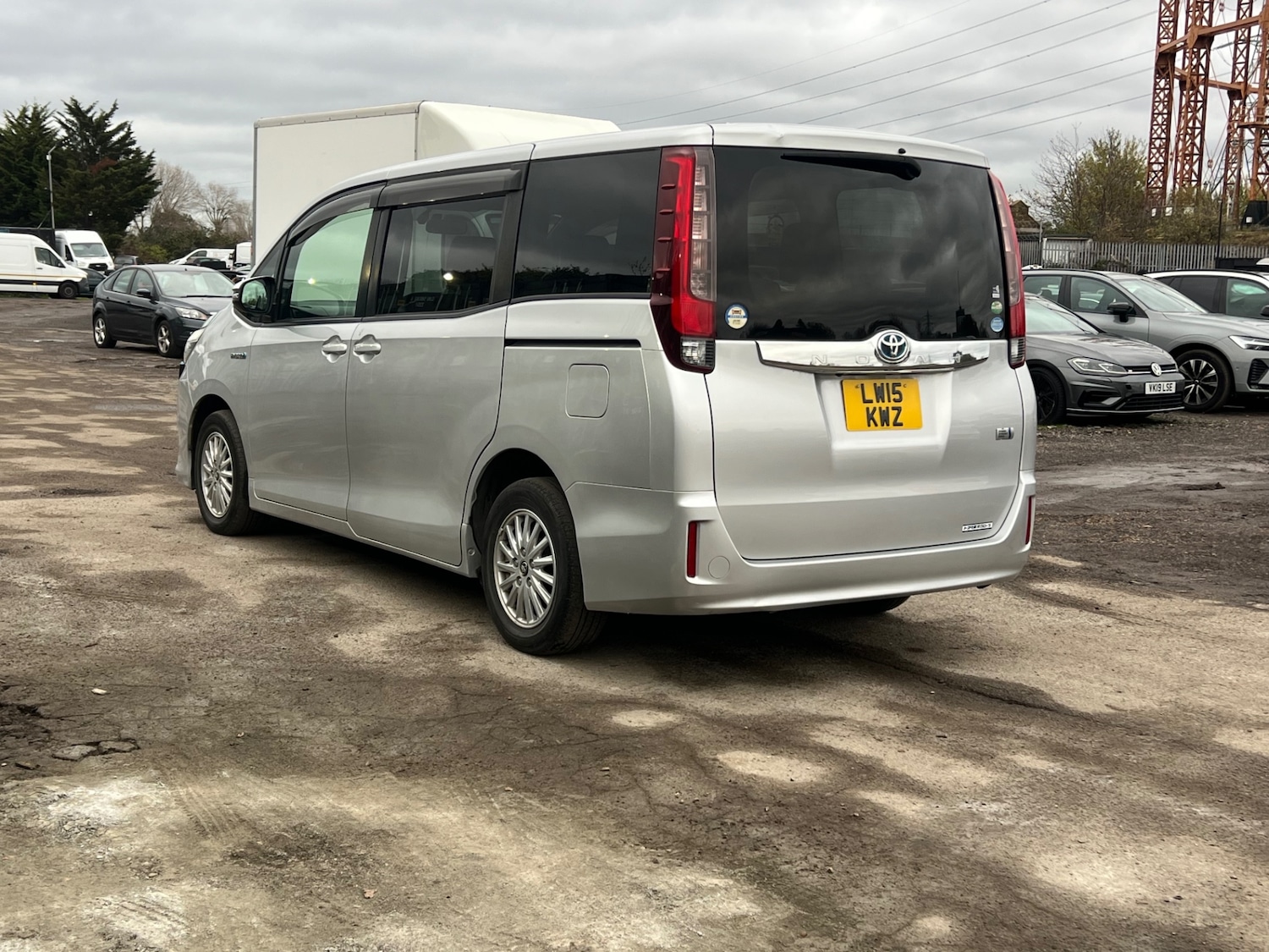 Used Toyota Noah 2025 for sale - 76722064: Photo 6