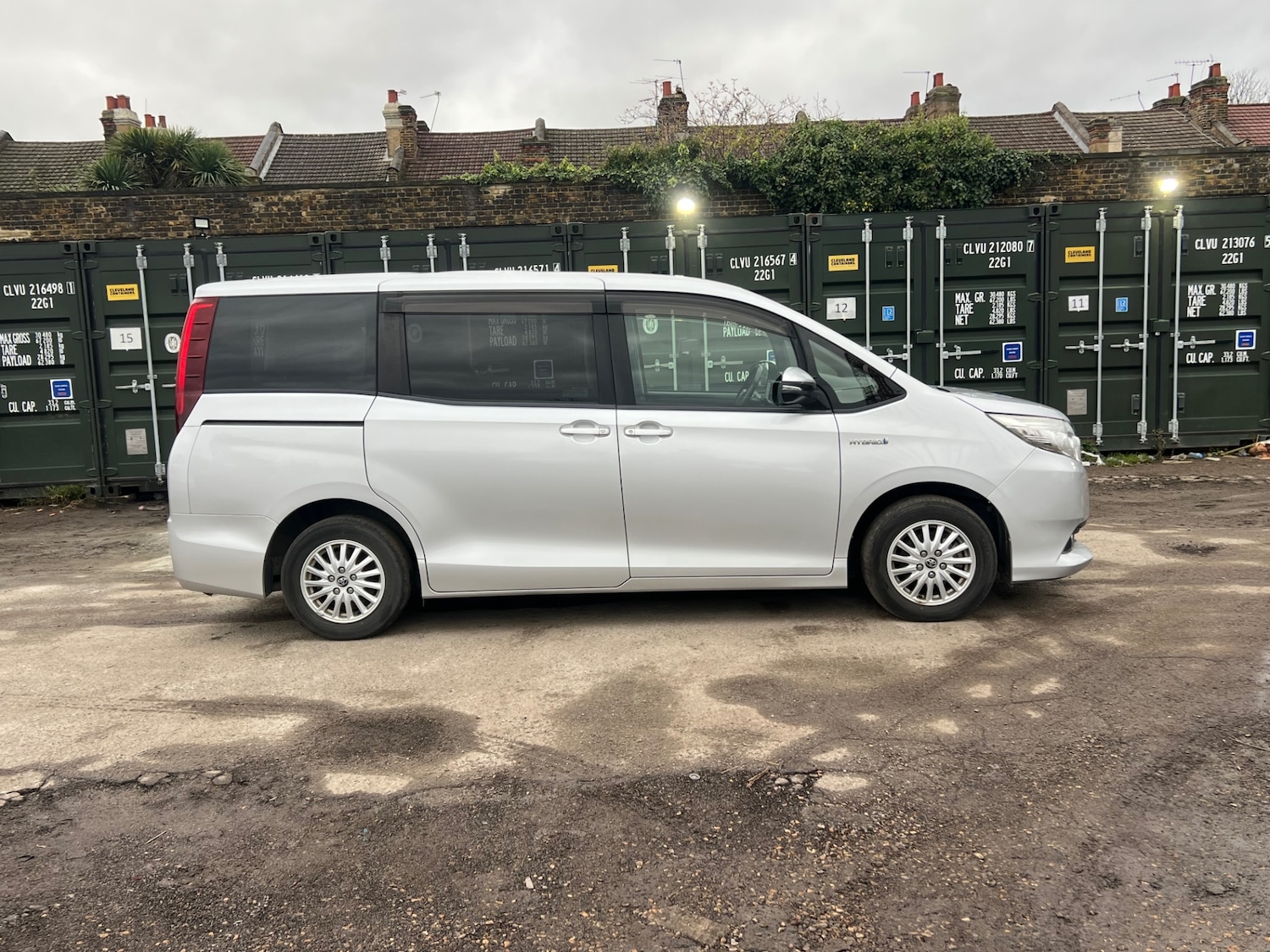 Used Toyota Noah 2025 for sale - 76722064: Photo 9