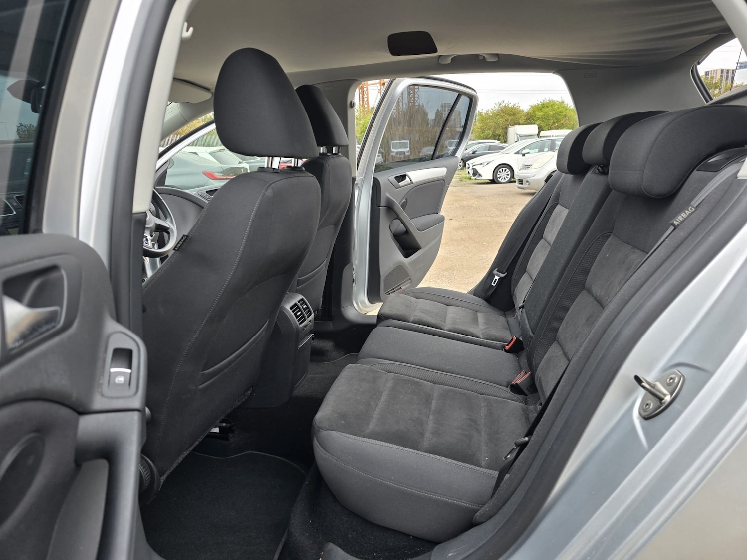 Used Volkswagen Golf 2012 for sale - 76268815: Photo 17