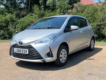 Used Toyota Vitz 2018 for sale - 79031049: Photo