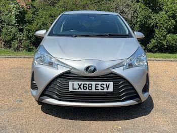 Used Toyota Vitz 2018 for sale - 79031049: Photo