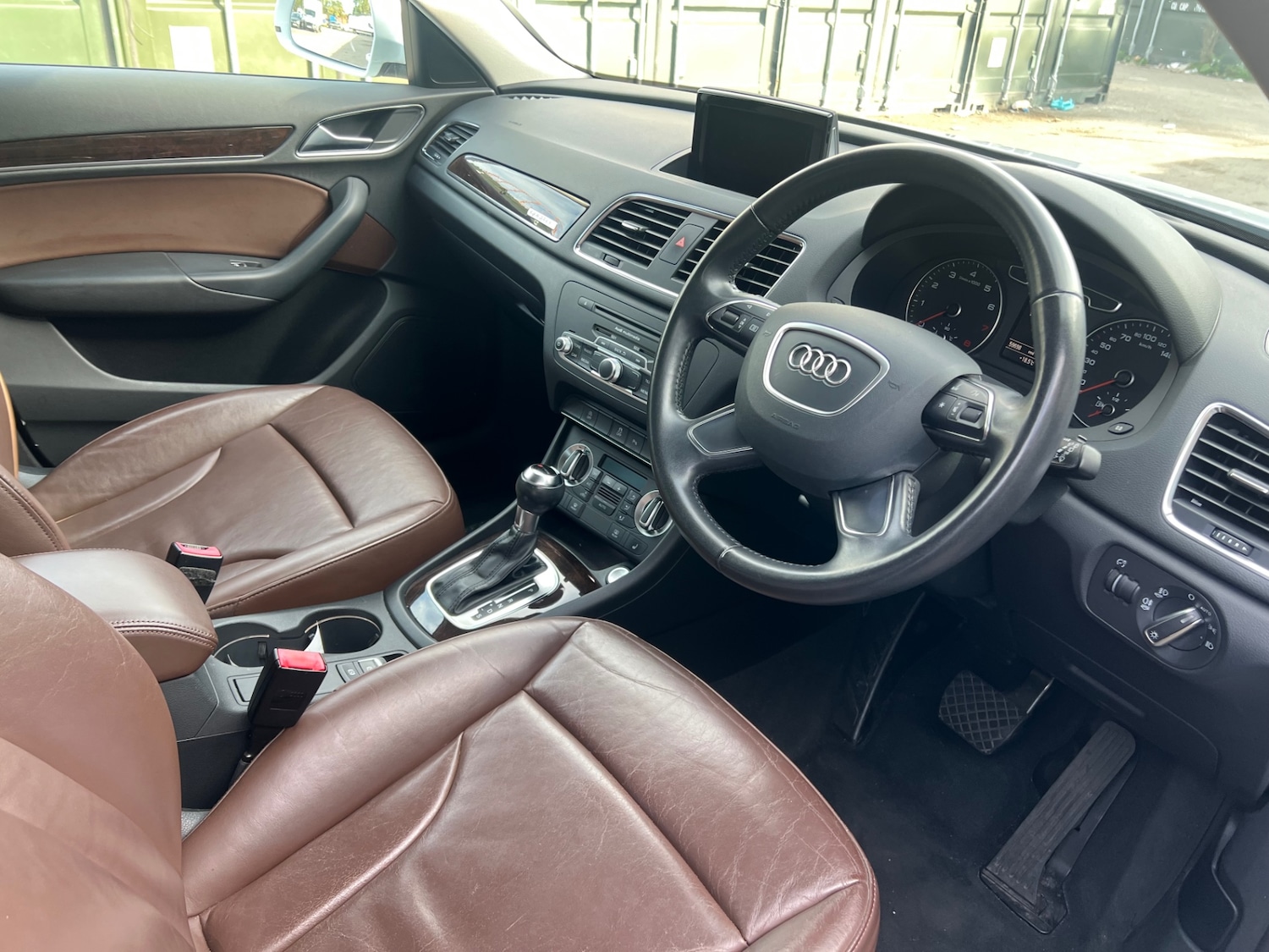 Used Audi Q3 2014 for sale - 76082933: Photo 15