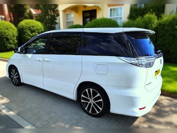 Used Toyota Estima 2013 for sale - 75613835: Photo