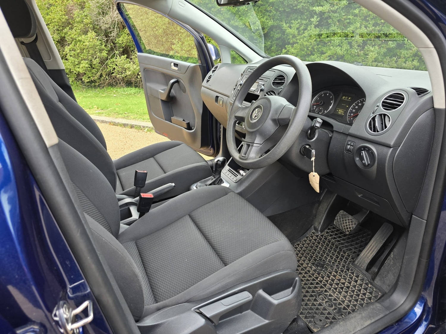 Used Volkswagen Golf Plus 2010 for sale - 76299330: Photo 37