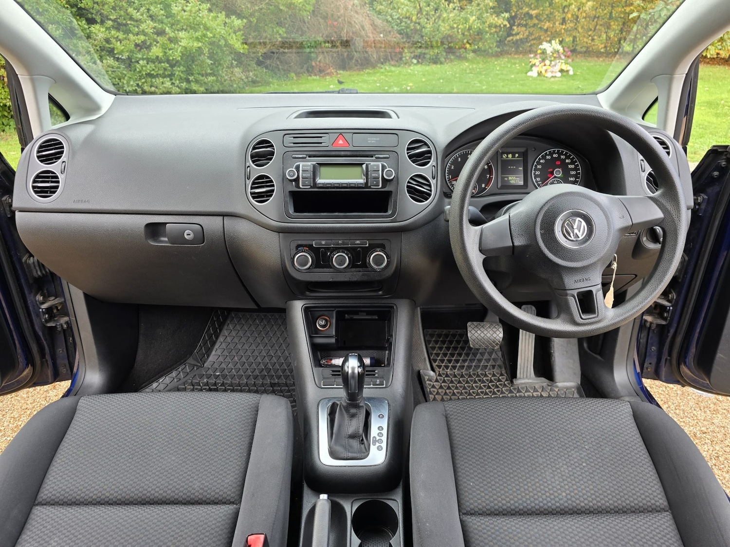 Used Volkswagen Golf Plus 2010 for sale - 76299330: Photo 40