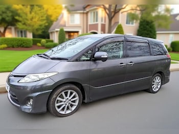 Used Toyota Estima 2012 for sale - 75613964: Photo
