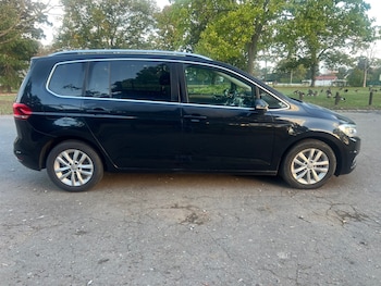 Used Volkswagen Touran 2017 for sale - 76120425: Photo 4