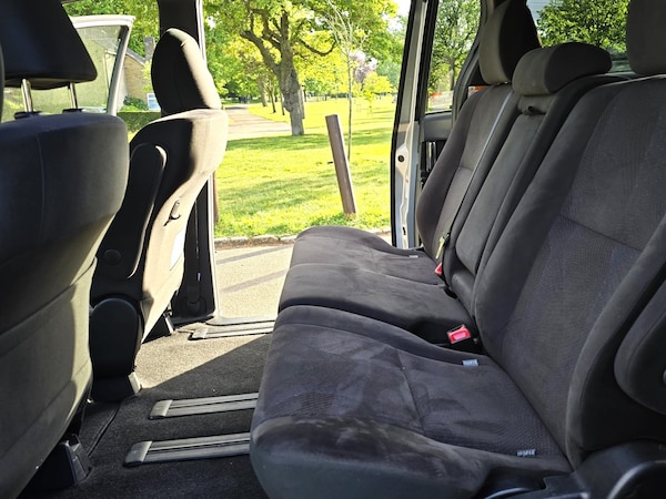 Used Toyota Estima 2017 for sale - 74557059: Photo 18