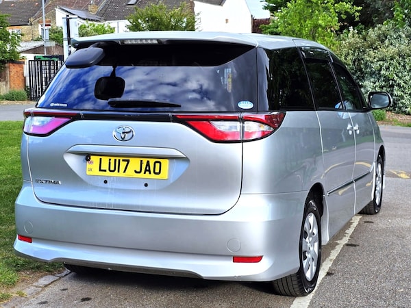 Used Toyota Estima 2017 for sale - 74557059: Photo 5
