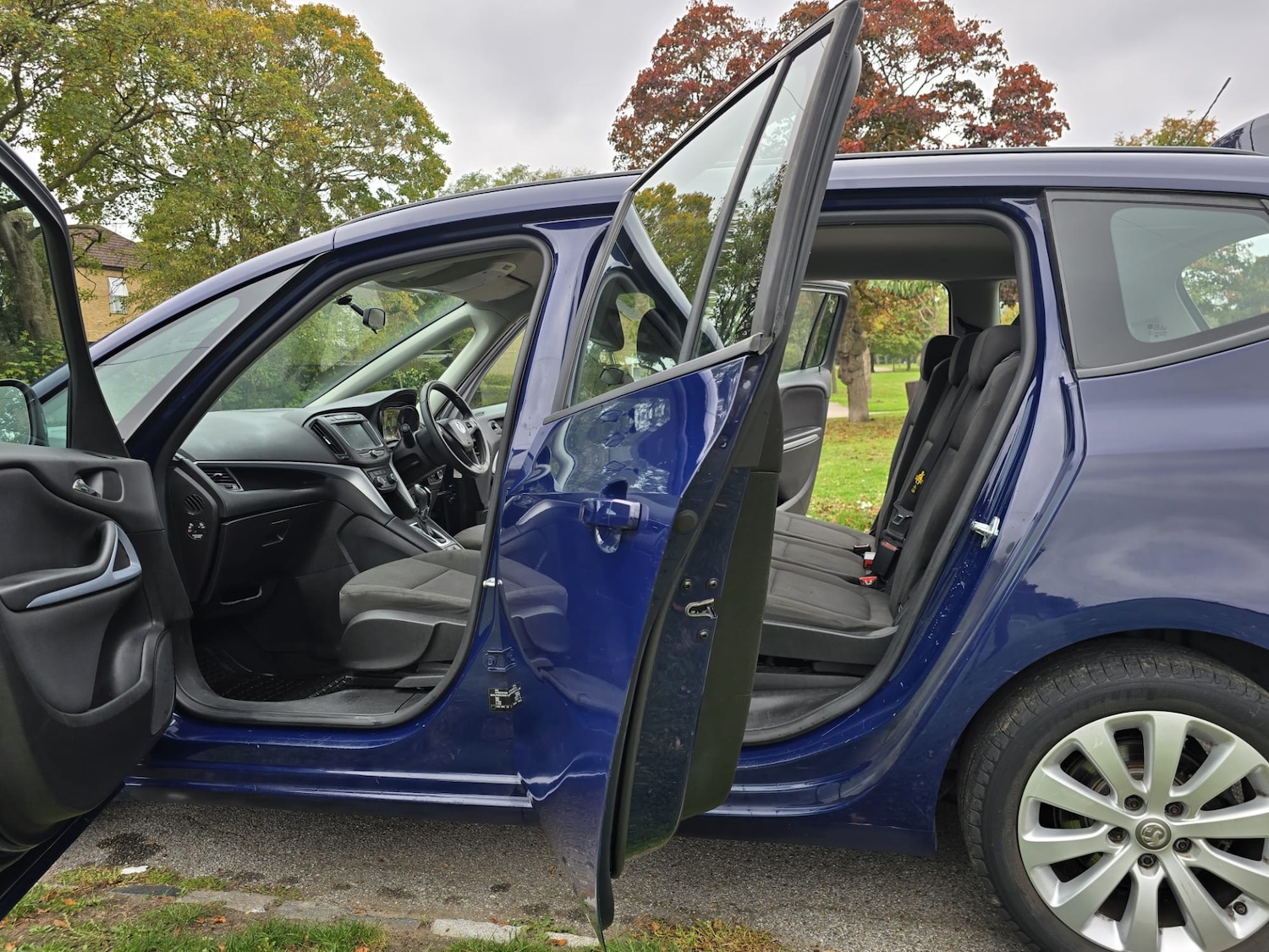 Used Vauxhall Zafira 2017 for sale - 76221616: Photo 27