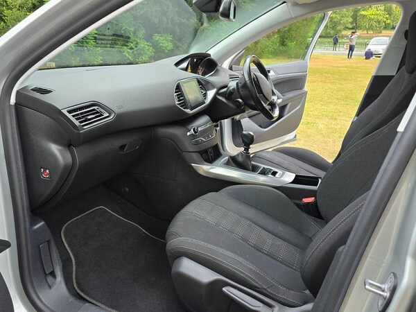 Used Peugeot 308 2015 for sale - 71957405: Photo 24