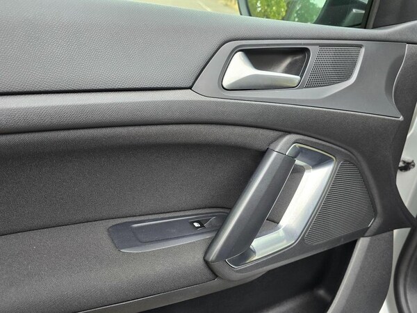 Used Peugeot 308 2015 for sale - 71957405: Photo 27