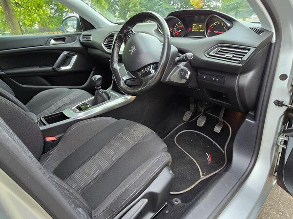 Used Peugeot 308 2015 for sale - 71957405: Photo 28