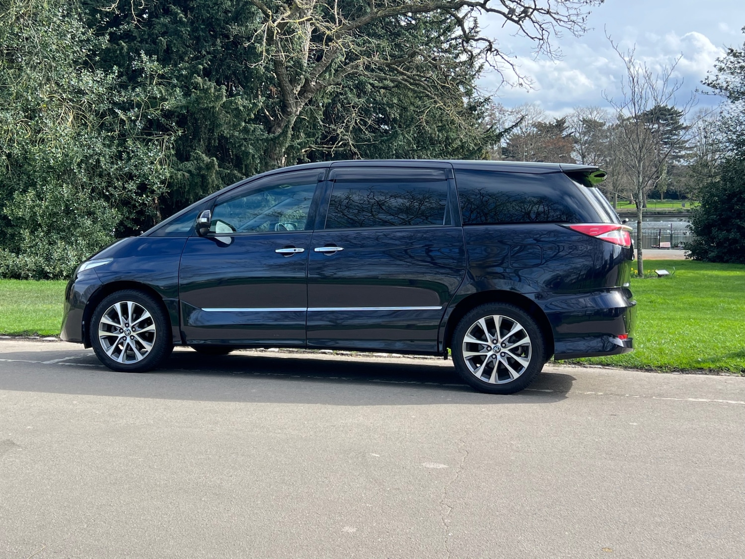 Used Toyota Estima 2017 for sale - 77822074: Photo 13