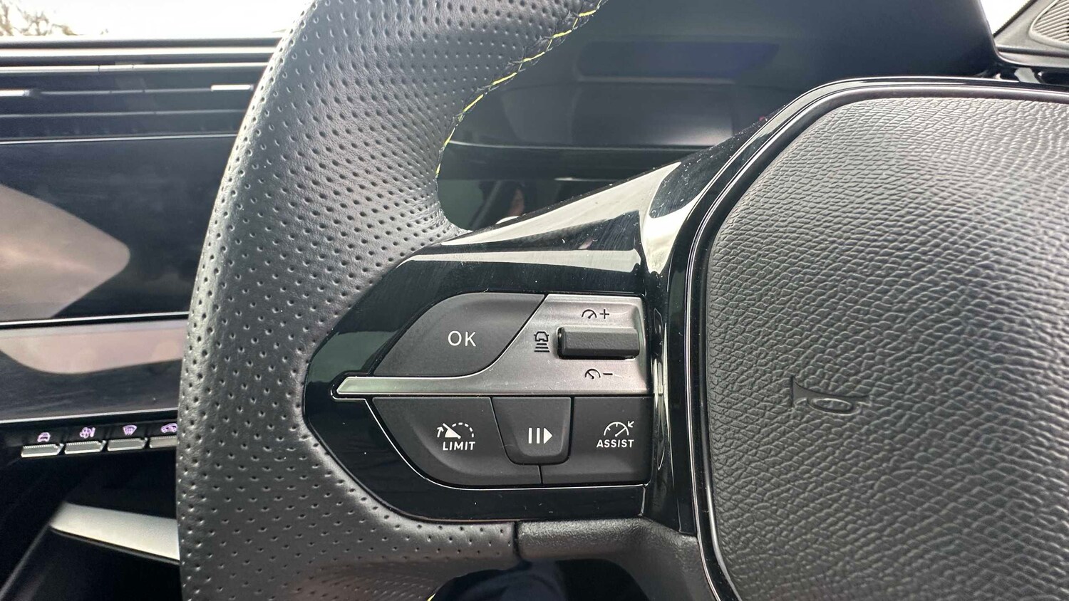 Used Peugeot 408 2024 for sale - 77859613: Photo 27