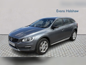 Used Volvo V60 2016 for sale - 78893745: Photo