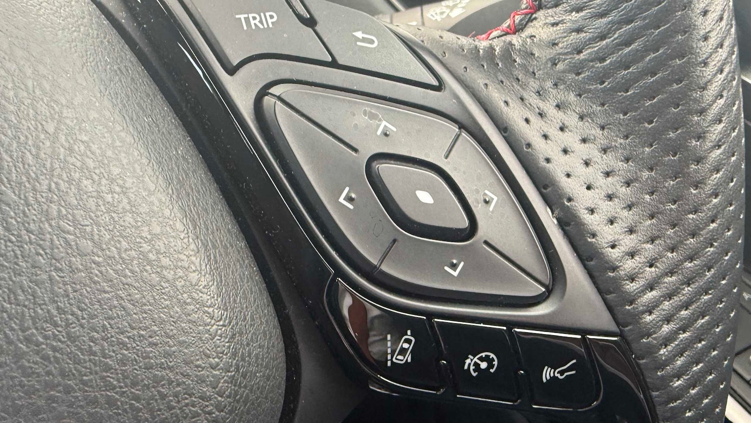 Used Toyota C-HR 2023 for sale - 78077193: Photo 16