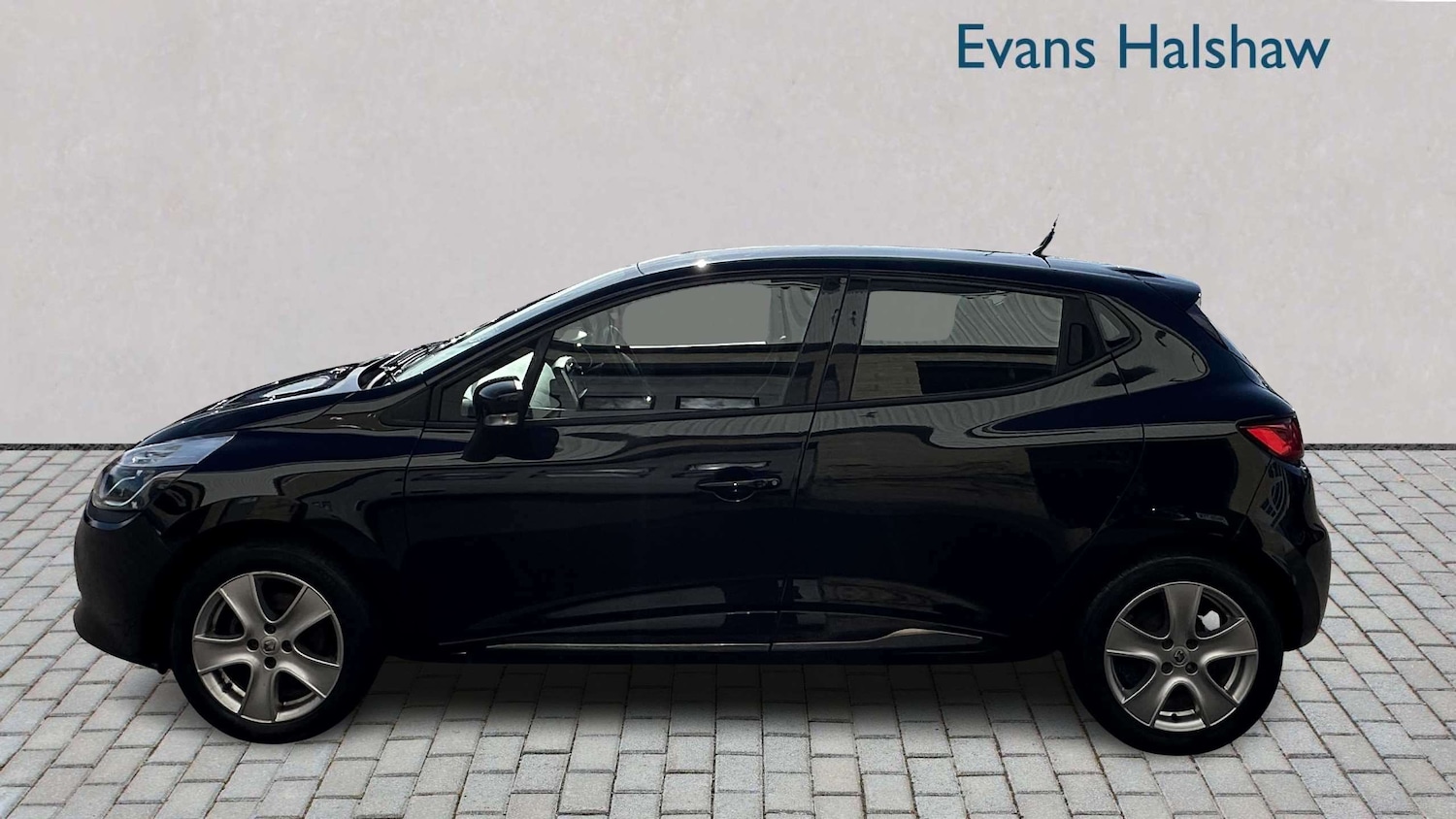 Used Renault Clio 2016 for sale - 77859655: Photo 4