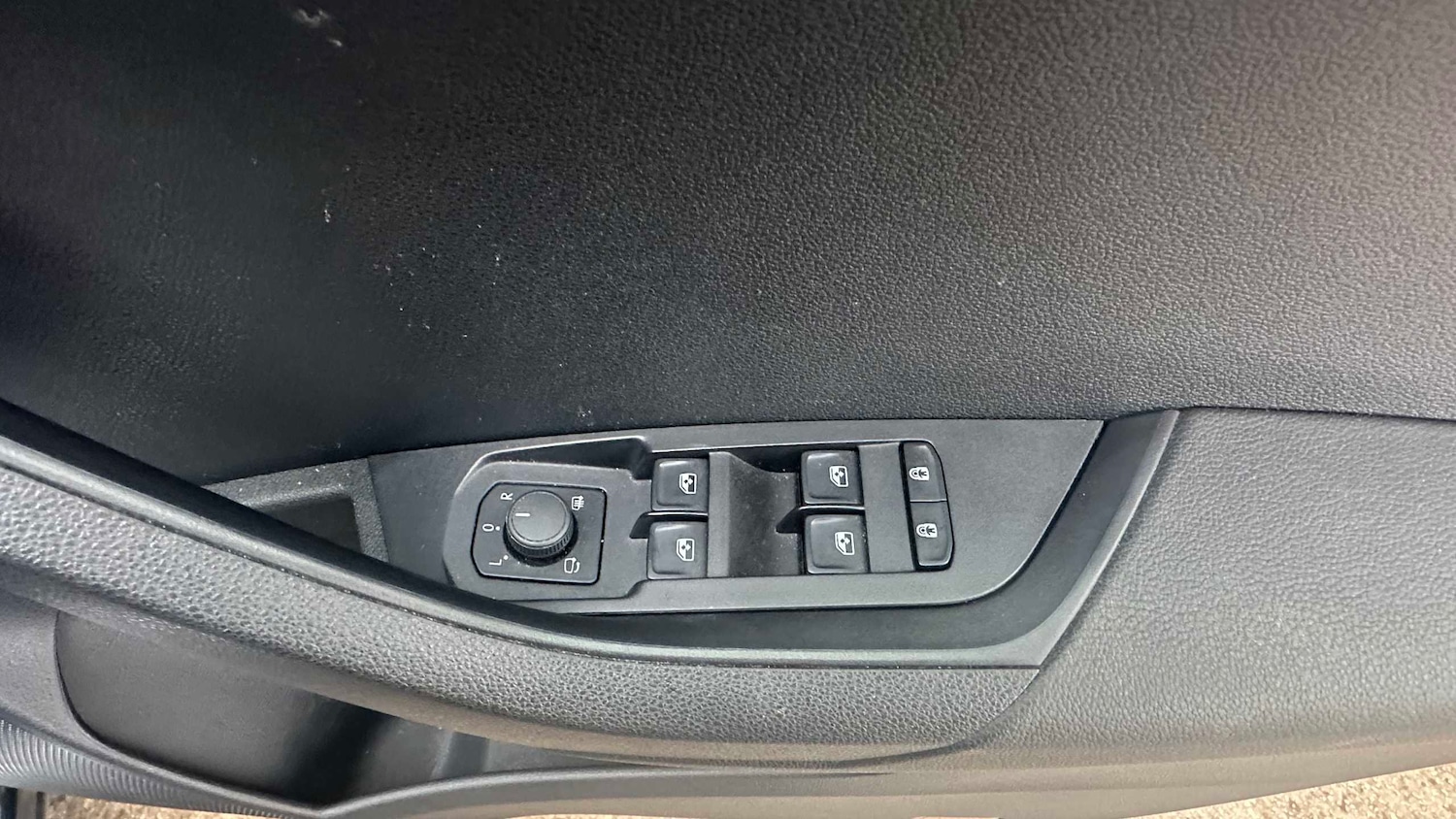 Used Skoda Karoq 2024 for sale - 77960977: Photo 11