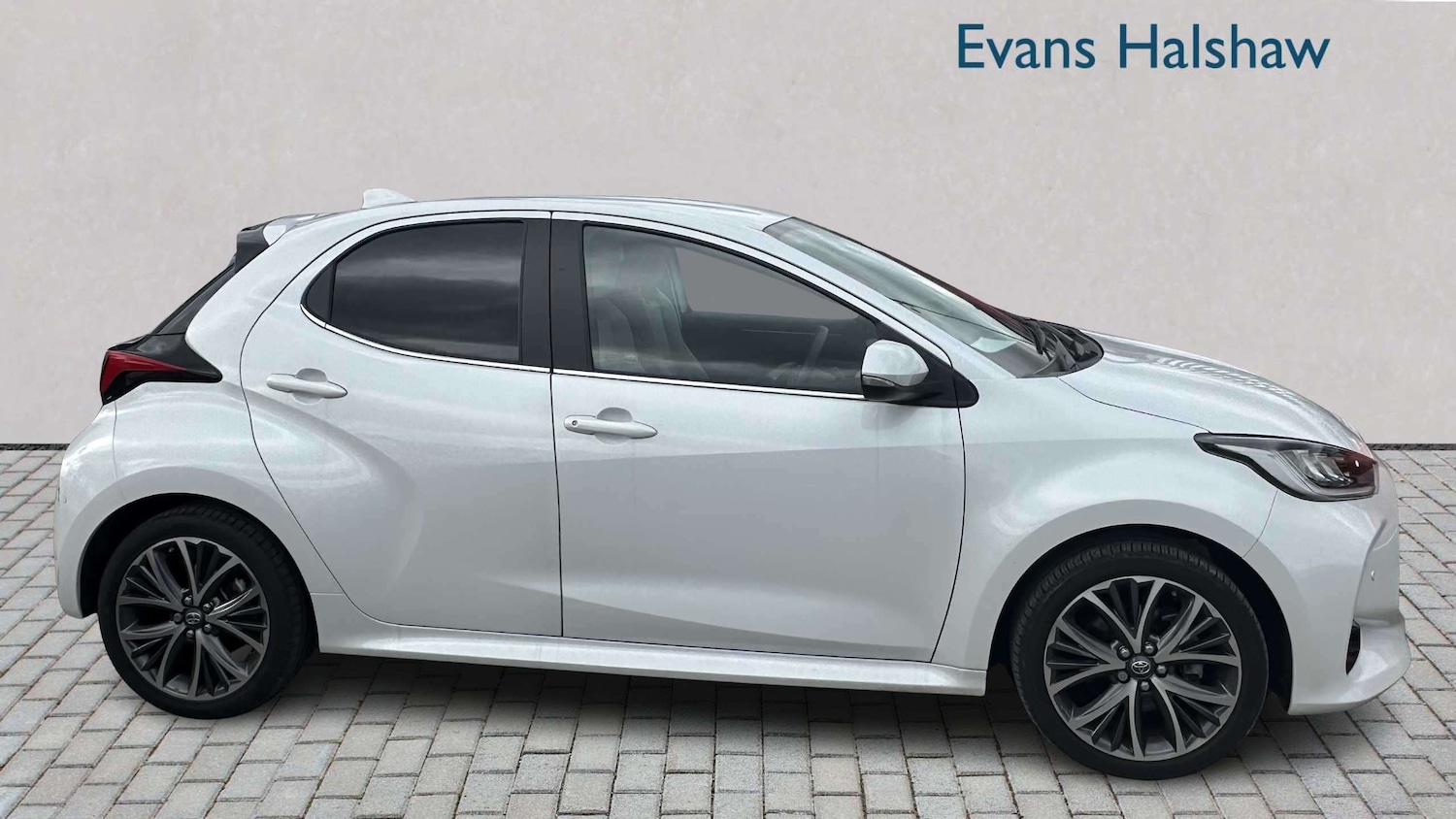 Used Toyota Yaris 2024 for sale - 77859141: Photo 3