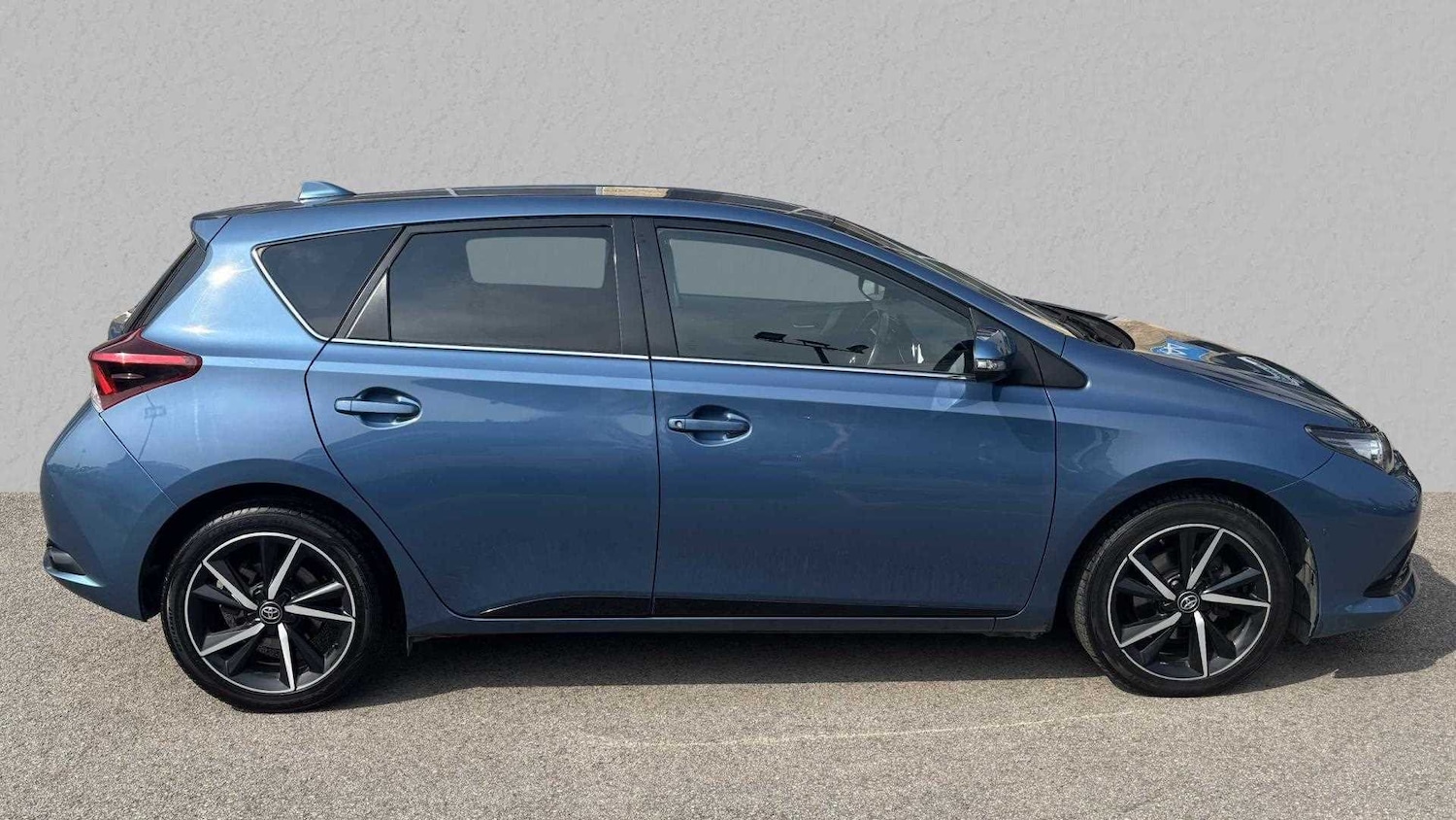 Used Toyota Auris for sale - 77857466: Photo 2