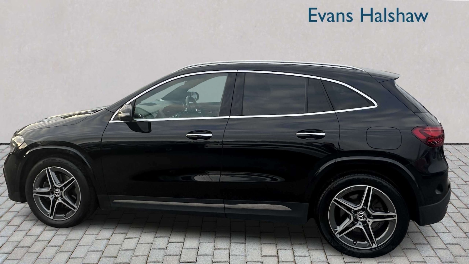 Used Mercedes-Benz GLA 2023 for sale - 77960925: Photo 4