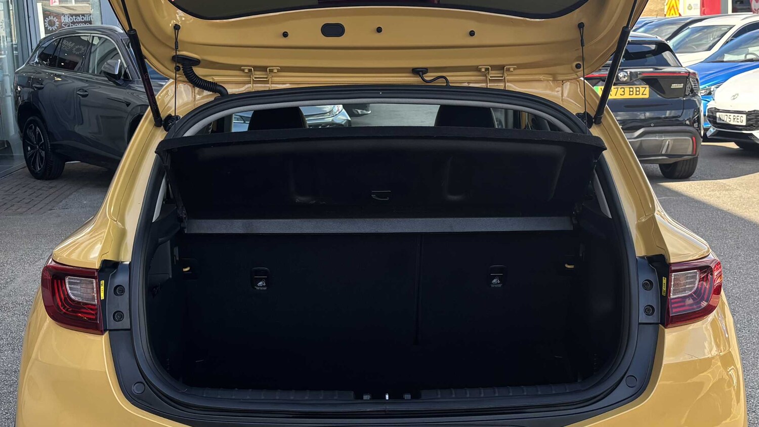 Used Kia Stonic for sale - 77858319: Photo 14