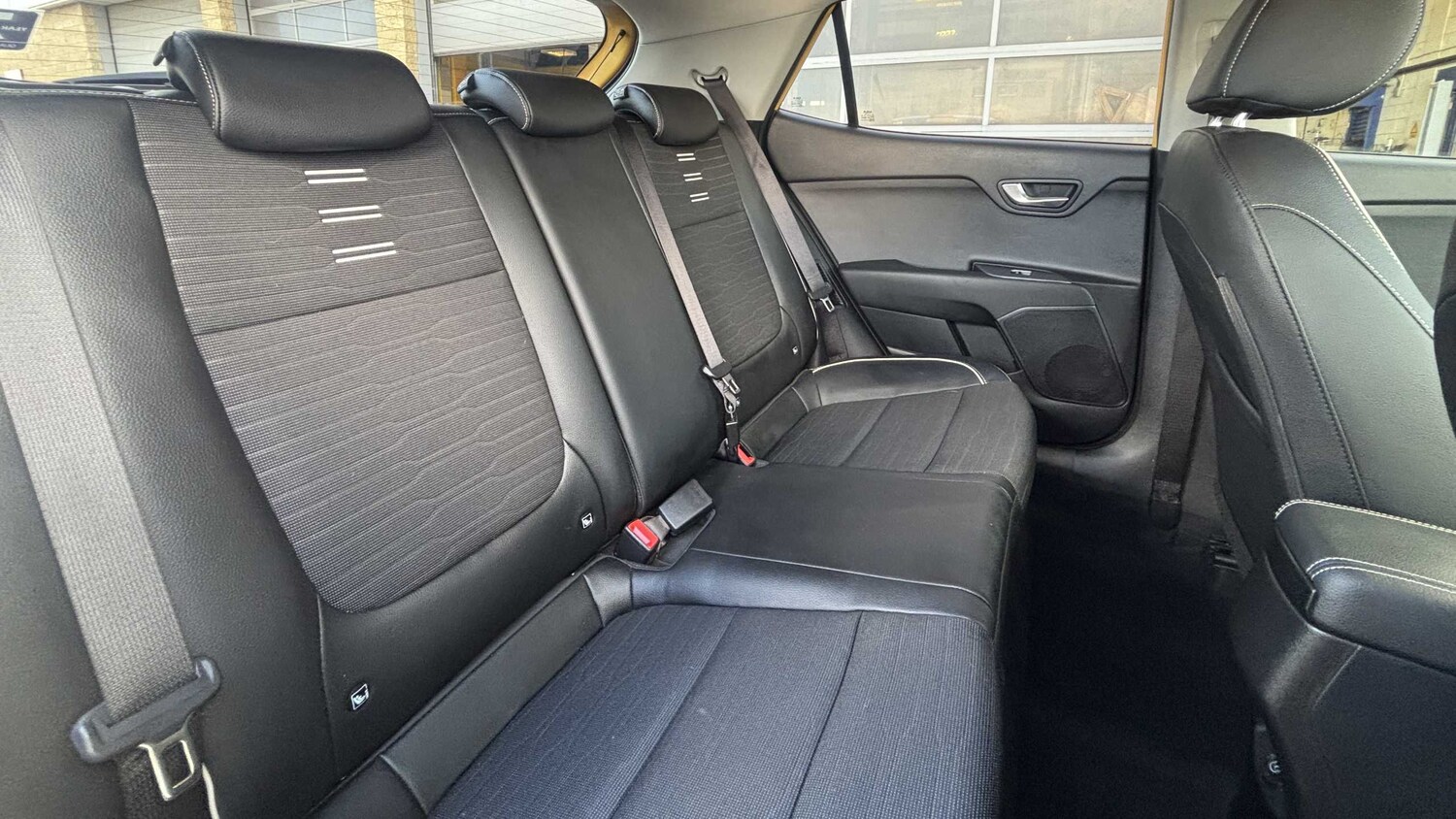 Used Kia Stonic for sale - 77858319: Photo 16