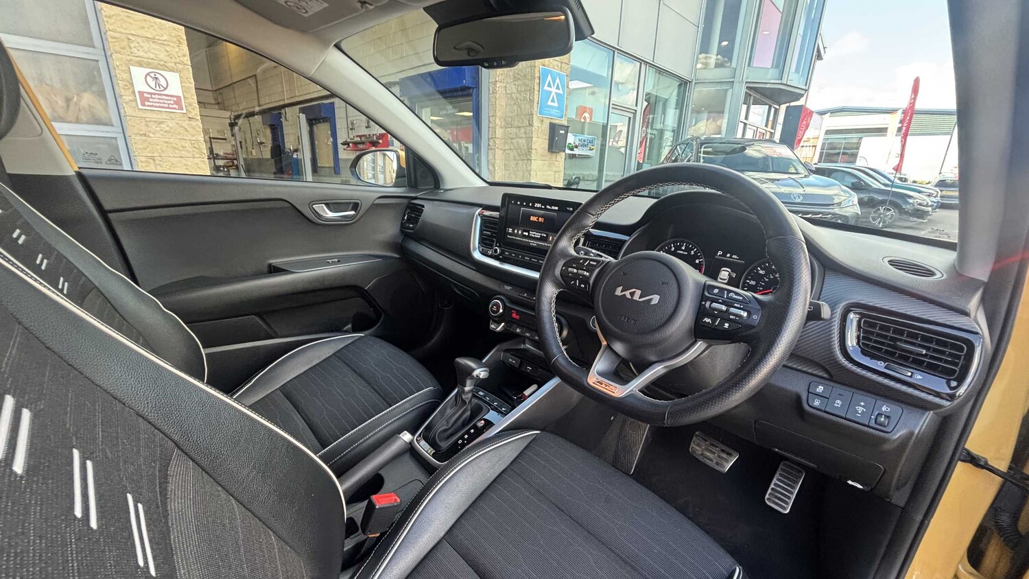 Used Kia Stonic for sale - 77858319: Photo 17