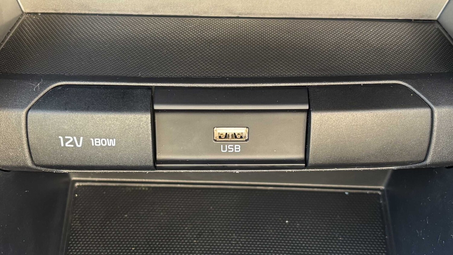 Used Kia Stonic for sale - 77858319: Photo 31