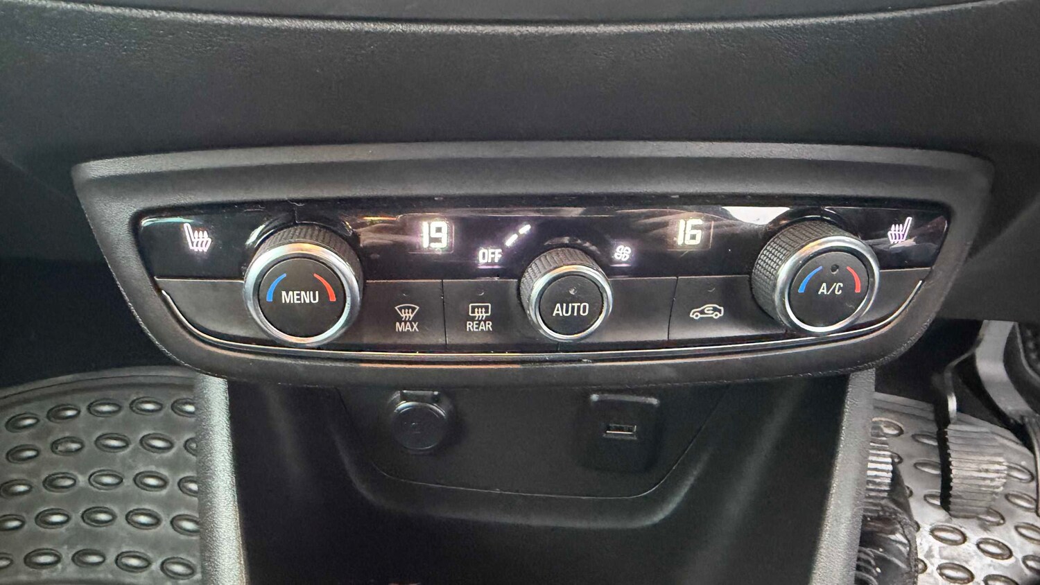 Used Vauxhall Crossland for sale - 77860537: Photo 16