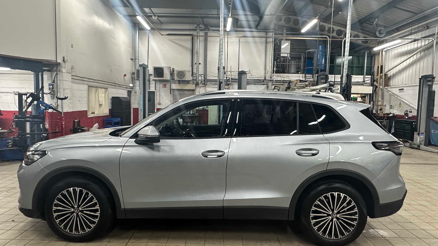 Used Volkswagen Tiguan for sale - 77859834: Photo 4