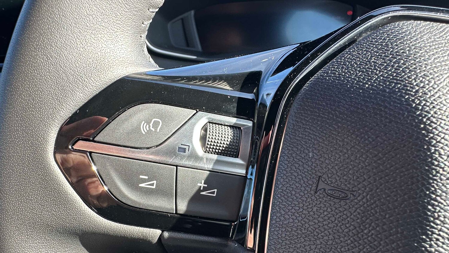 Used Peugeot 2008 2025 for sale - 77859348: Photo 14