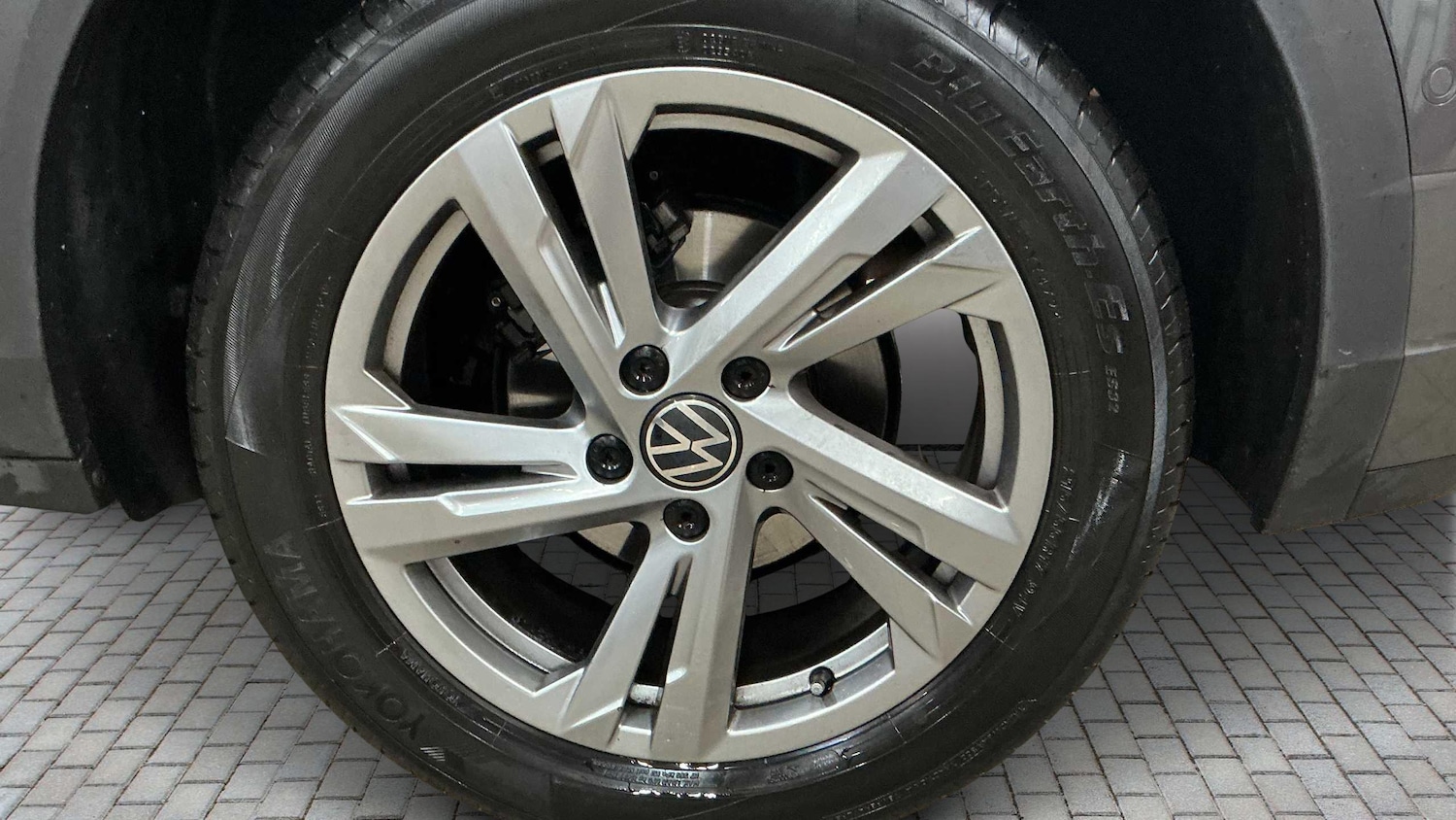 Used Volkswagen T-Roc for sale - 77857752: Photo 11