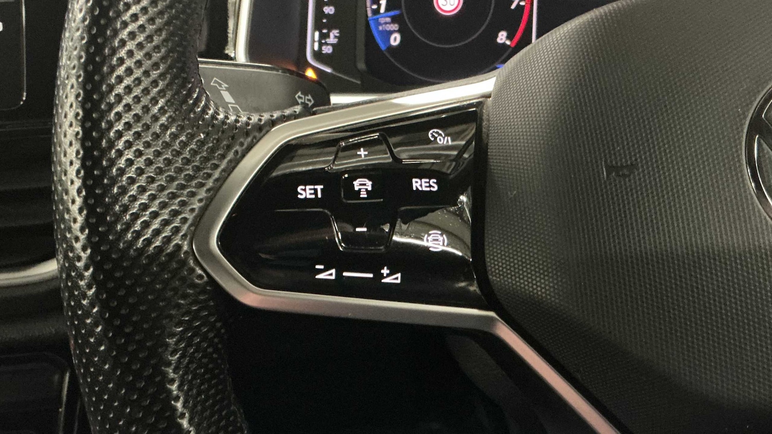 Used Volkswagen T-Roc for sale - 77857752: Photo 13