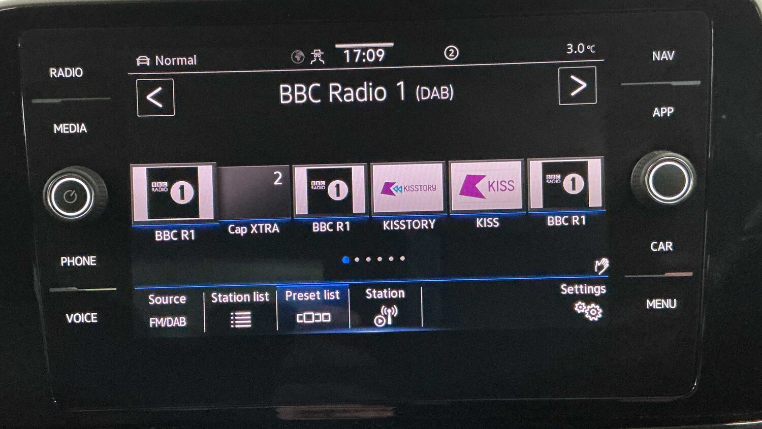 Used Volkswagen T-Roc for sale - 77857752: Photo 18