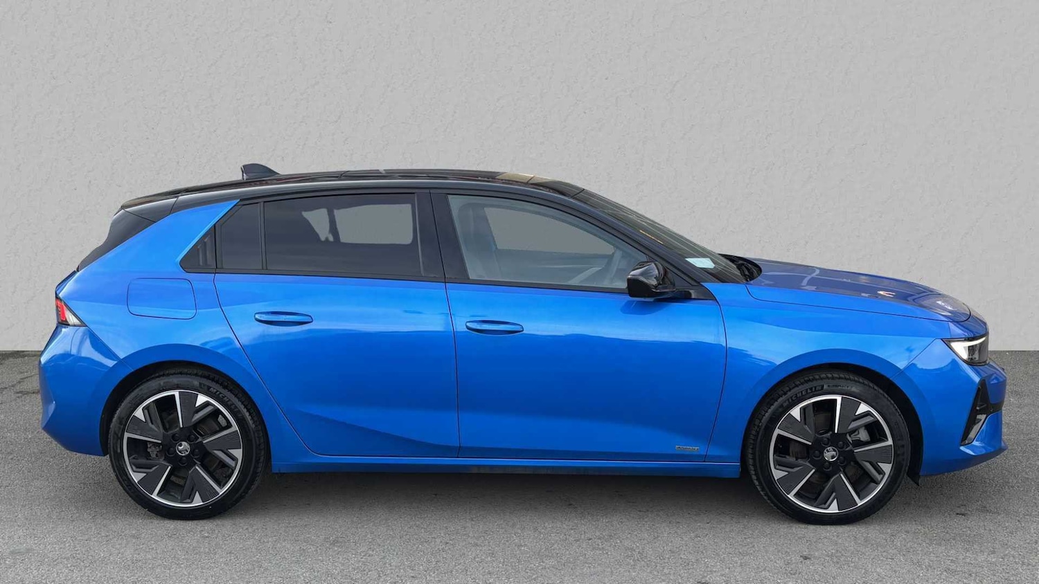 Used Vauxhall Astra for sale - 77861886: Photo 2