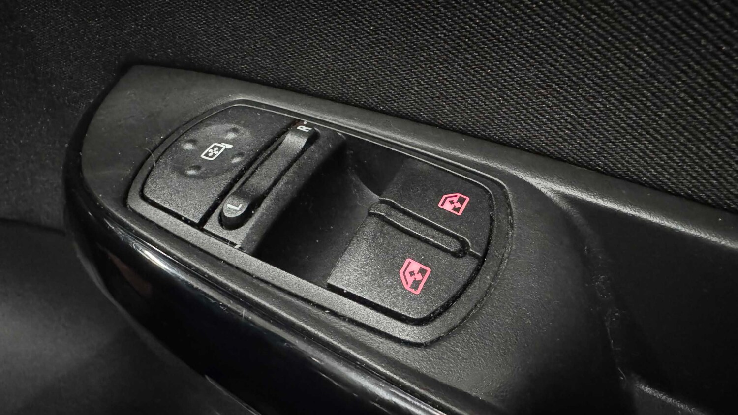 Used Vauxhall Corsa for sale - 77858583: Photo 20