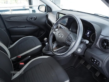 Used Hyundai i10 2023 for sale - 79465703: Photo