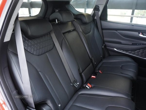 Used Hyundai Santa Fe 2018 for sale - 78186001: Photo 9