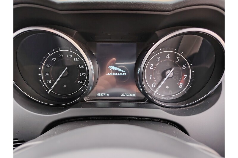 Used Jaguar F-Type 2015 for sale - 76353019: Photo 24